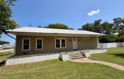 100 E Austin Street, Leonard, TX 75452
