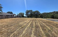 2 Stepping Stone Ct, Oroville, CA 95966