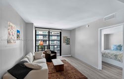 45 SW 9th St, Miami, FL 33130