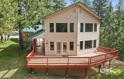 1496 Pine Ridge Dr, Cascade, ID 83611