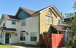 2004 GREENPOINT Drive, New Orleans, LA 70114