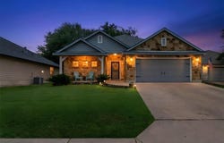 208 Cailin Ct, Burnet, TX 78611