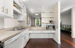 6652 Gretchen Lane N, Oakdale, MN 55128
