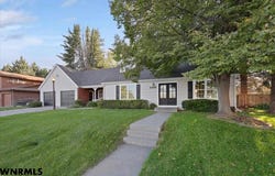 2445 VALENCIA DR, Gering, NE 69341