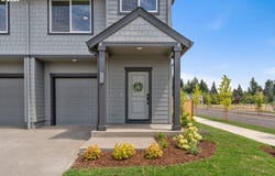 1584 Brown St, Woodburn, OR 97071