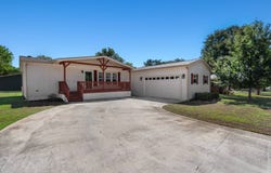 215 Windmill Oaks Ave, Fredericksburg, TX 78624