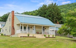 403 BETSY BELL RD, STAUNTON, VA 24401