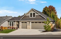 321 Arrowhead Trail, Eagle Point, OR 97524