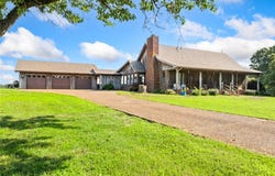 318 Friends Road, Western Grove, AR 72685
