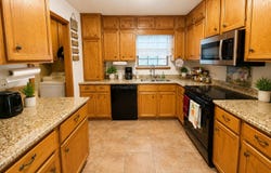 106 WEESE LN, Pleasanton, TX 78064