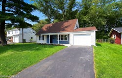 21 Glenview Lane, Willingboro, NJ 08046