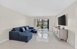 6241 Pointe Regal Circle, Delray Beach, FL 33484