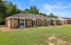 122 Lancaster Rd, Florence, AL 35633