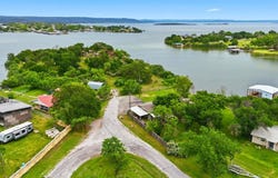 1412 Parkway St, Tow, TX 78672