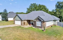 135 Stone DR, Roland, OK 74954