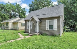 417 W 11th Ave, Winfield, KS 67156-3513