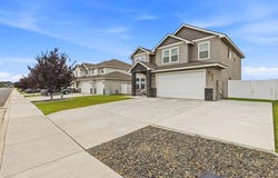 8215 Ashen Dr, Pasco, WA 99301
