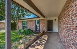204 E Cunningham Avenue, Crowley, TX 76036