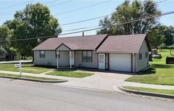404 6th Street S, Savannah, MO 64485