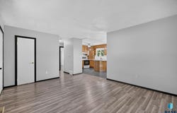 1325 S Annway Dr, Sioux Falls, SD 57103