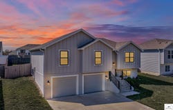 72 SE 461st Road, Warrensburg, MO 64093