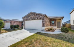 137 Miracle Dr, Jarrell, TX 76537