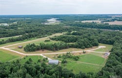 27 Halyon Estates, Perry, MO 63462