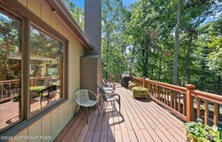 187 Radcliff Road, Bushkill, PA 18324