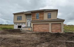 2121 Deerfield Terrace, Liberty, MO 64068