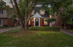 2158 Fleetwood Drive, Grosse Pointe Woods, MI 48236