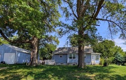 105 S Fairview St, Exira, IA 50076