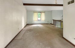 9 Carol Pl, Green Tree, PA 15220