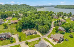 159 Bradford Village Way, Kingston, TN 37763
