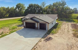 12999 Willowood Drive, Aberdeen, SD 57401