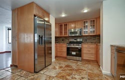 2140 Harmon Cove Tower, Secaucus, NJ 07094