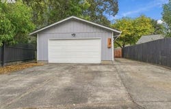 230 MAYFAIR Dr, StHelens, OR 97051