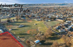 E 4th Street, Weiser, ID 83672