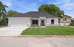 903 E Bowie Street, Beeville, TX 78102
