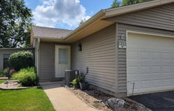 105 TAMARACK Circle, HARTFORD, WI 53027-2631