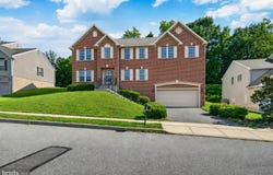 15 SAWGRASS Drive, READING, PA 19606