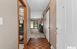 1216 Dani Lane, Springfield, IL 62712