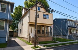 244 Leslie St, Newark City, NJ 07112-1326