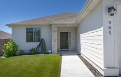 585 Lazio Way, Richland, WA 99352
