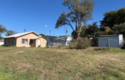 320 Summit, Miami, TX 79059