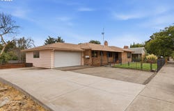 601 E 12TH St, TheDalles, OR 97058
