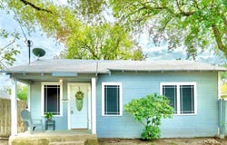 504 E 5th Street, Alice, TX 78332