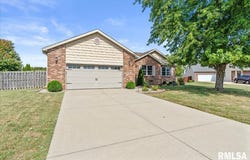 1625 Chancelor Place, Chatham, IL 62629