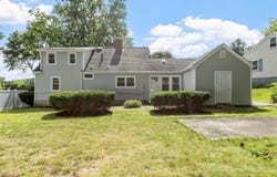 14 Meadow Ln, Worcester, MA 01602