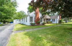 260 S Forest Road, Buffalo, NY 14221