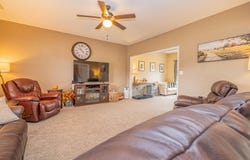 1353 Quail Haven Dr, Moberly, MO 65270